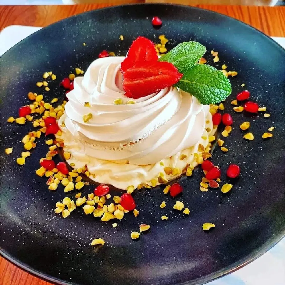 Pavlova Avec les Fraises Guariguette